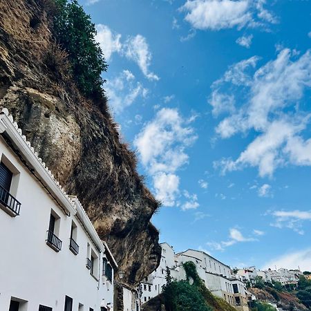 Setenil De Las Bodegas Cueva Luxe Las Calcetas מראה חיצוני תמונה