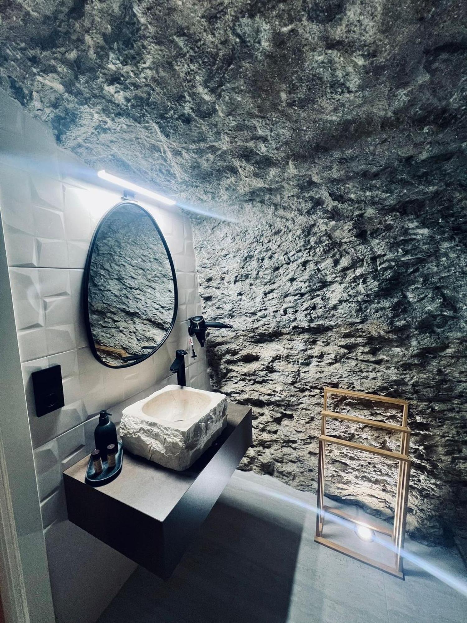 Setenil De Las Bodegas Cueva Luxe Las Calcetas מראה חיצוני תמונה